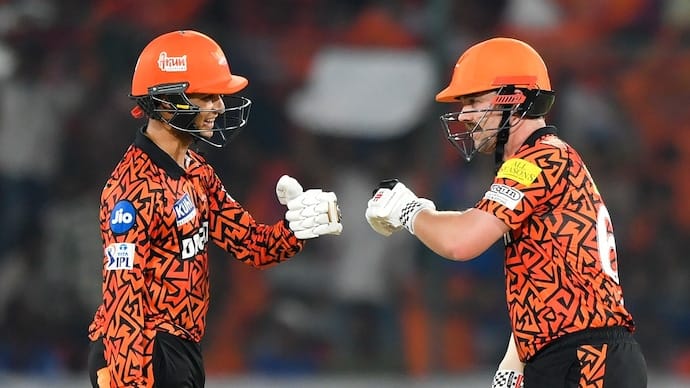 SRH finish league stage on a high with massive chase