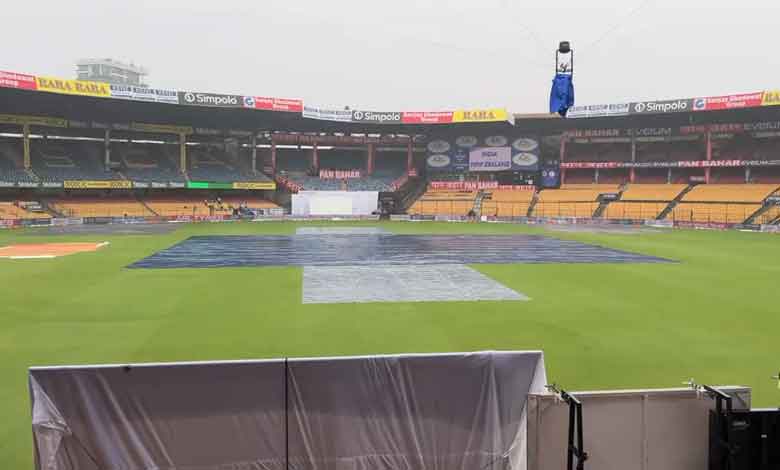 Downpour cleans out first day in Bengaluru