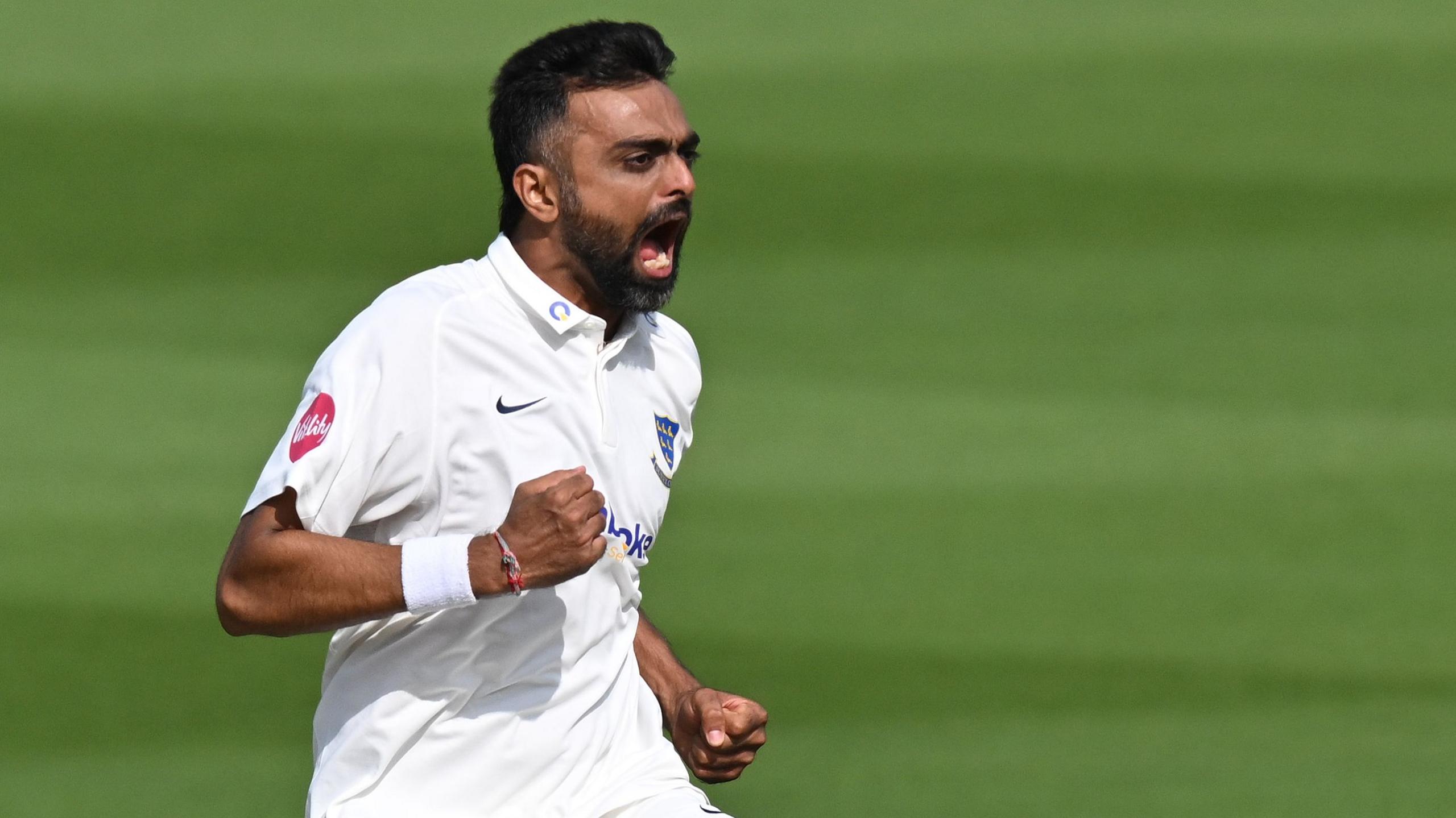 Jaydev Unadkat extends his contract with Sussex till 2026