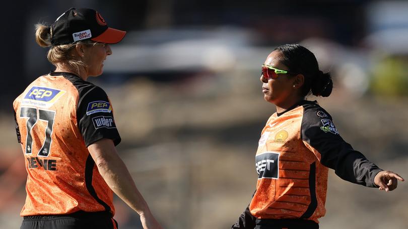 Alana King's all-round performance help Perth Scorchers to win low-scoring thriller