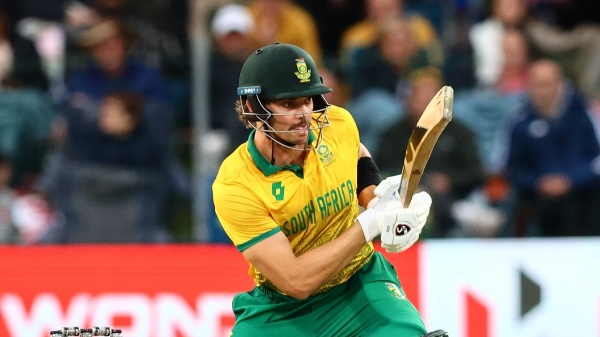 Stubbs , Bowlers powers South Africa to level series 1-1