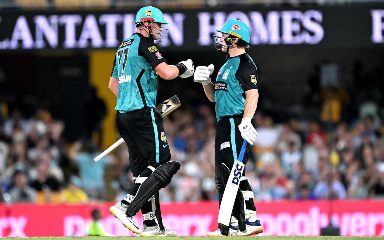 Bryant, Renshaw ruin Christian's rebound as Brisbane Heat overwhelm Thunder