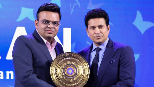 Tendulkar accepts BCCI's lifetime achievement award