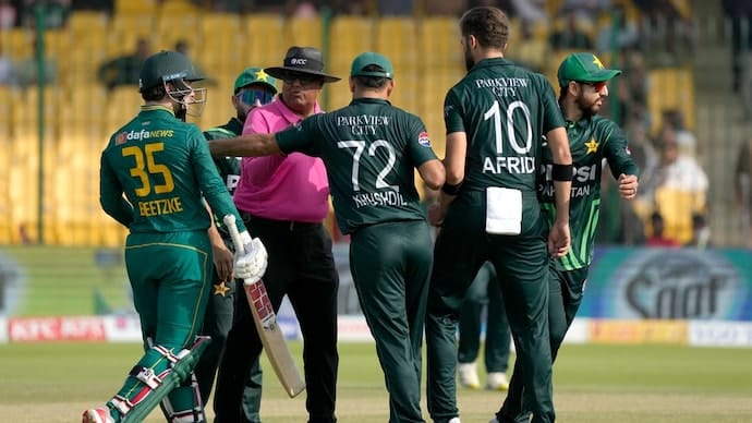 Afridi fined and gave negative mark point for on-field conflict with Breetzke