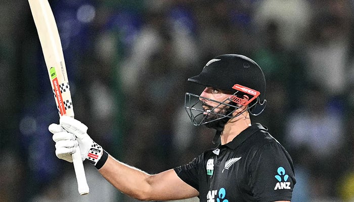 Latham, Mitchell fifties take NZ to tri-series title after bowlers limit Pakistan