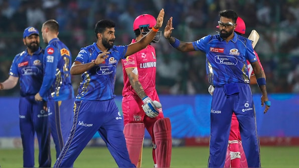 Mumbai Indians delivered a commanding performance to secure their sixth consecutive victory in the IPL 2025