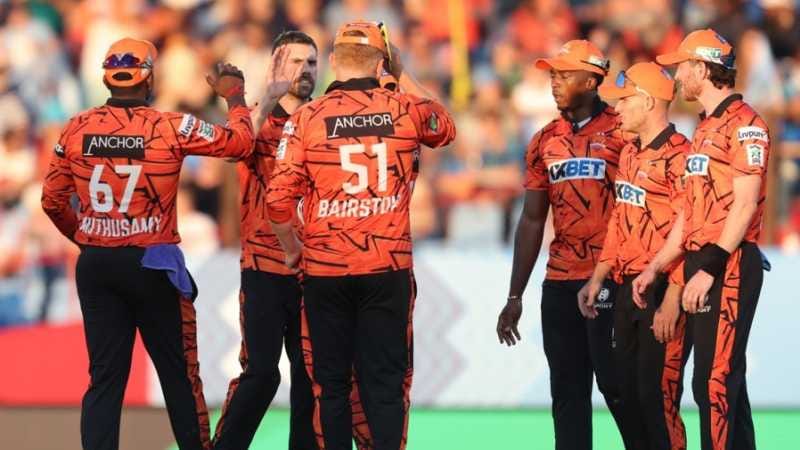 Bairstow & De Kock Ace High-Scoring Chase in 14.2 Overs