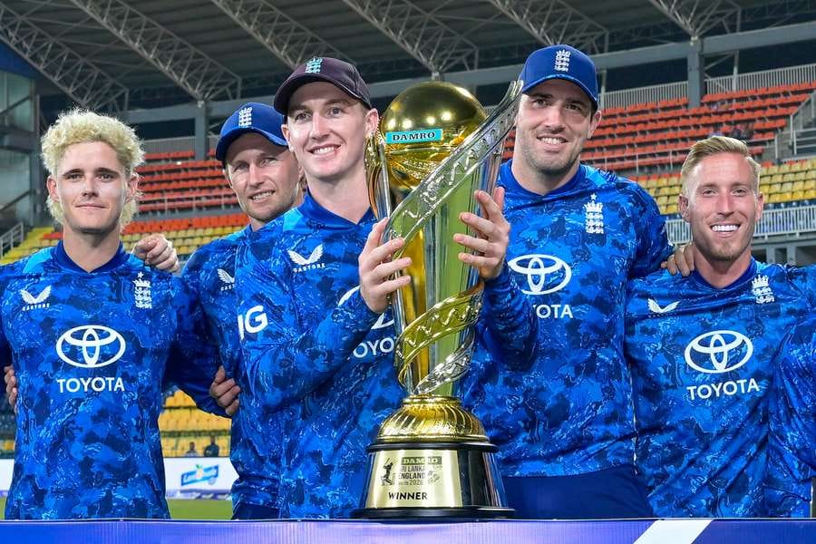 Cricket-mazza-11
