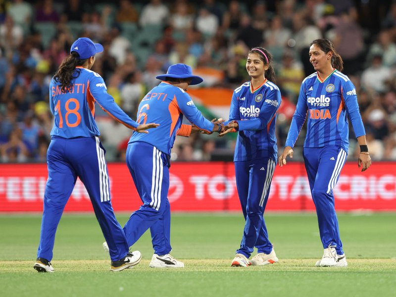 Mandhana, Shreyanka shines as India clinch T20I series