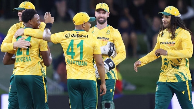 South Africa's Mokoena Leads Dominant Win Over New Zealand