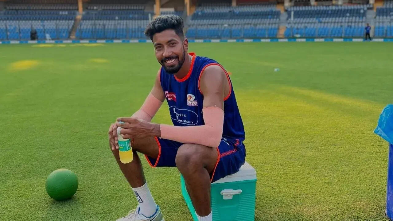 KKR named Saurabh Dubey as Akash Deep replacement