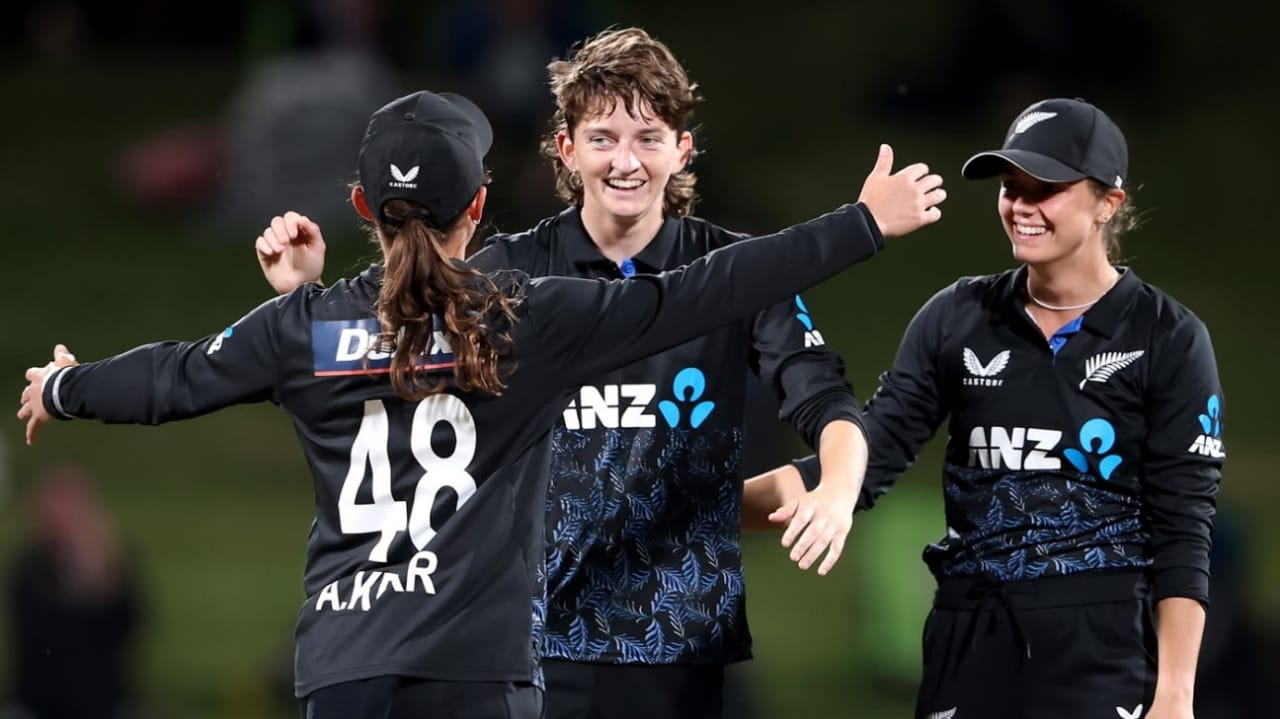 Knight Called Up to New Zealand Squad for ODIs Against South Africa