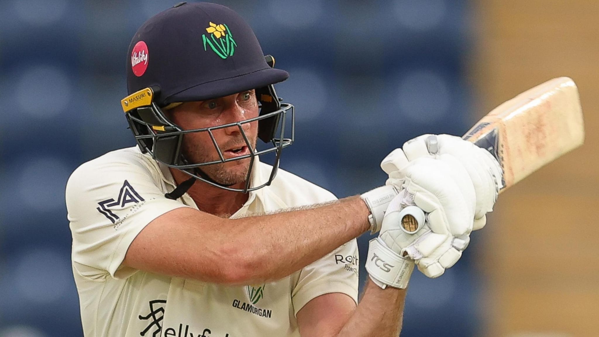 Glamorgan stalwart Chris Cooke set to hang up his gloves after 16 years