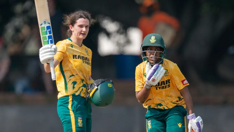 Wolvaardt ton, Dercksen five-for help South Africa seal T20I series